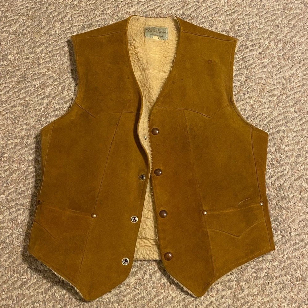 Suede leather and Sherpa vintage vest - Picture 1 of 13